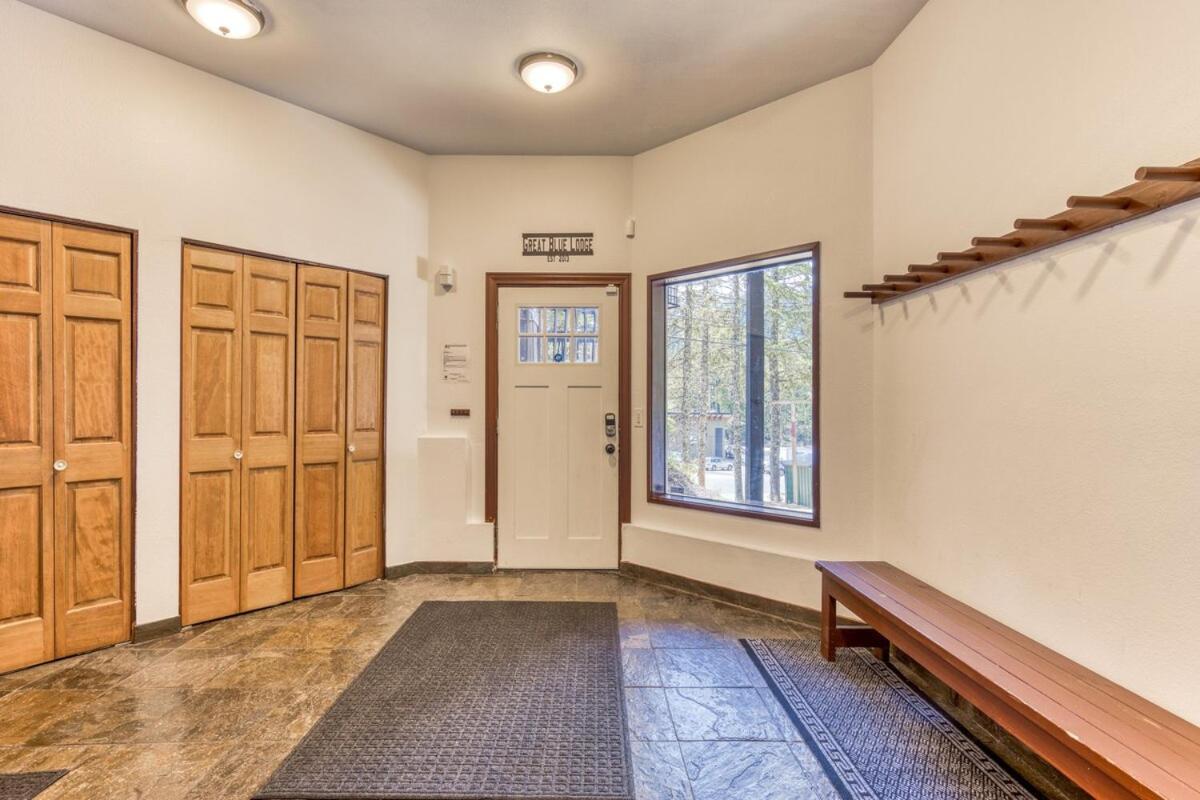 Great Blue Lodge - Spacious Ski Lodge, Hot Tub, Sauna, Game Room & More Government Camp Exterior photo