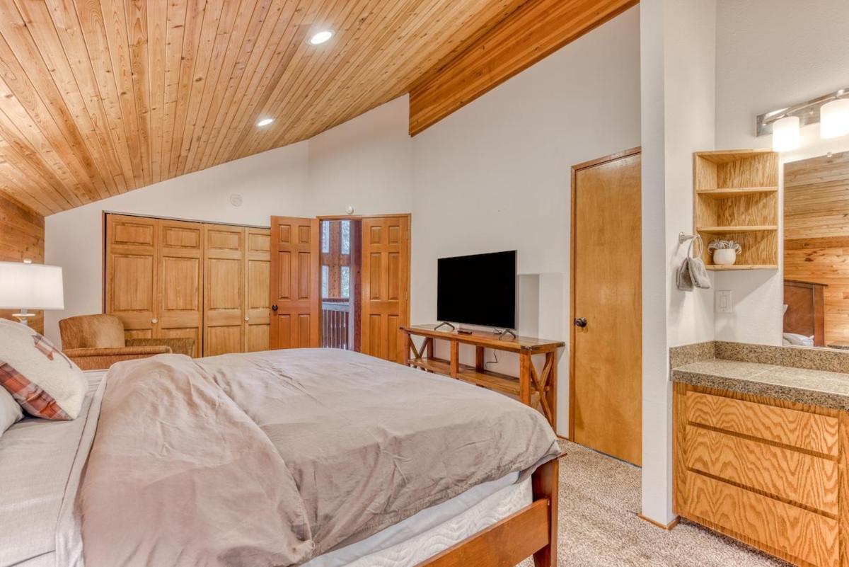 Great Blue Lodge - Spacious Ski Lodge, Hot Tub, Sauna, Game Room & More Government Camp Exterior photo
