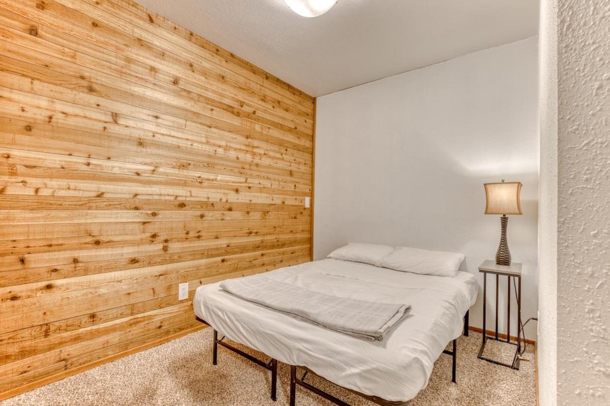 Great Blue Lodge - Spacious Ski Lodge, Hot Tub, Sauna, Game Room & More Government Camp Exterior photo