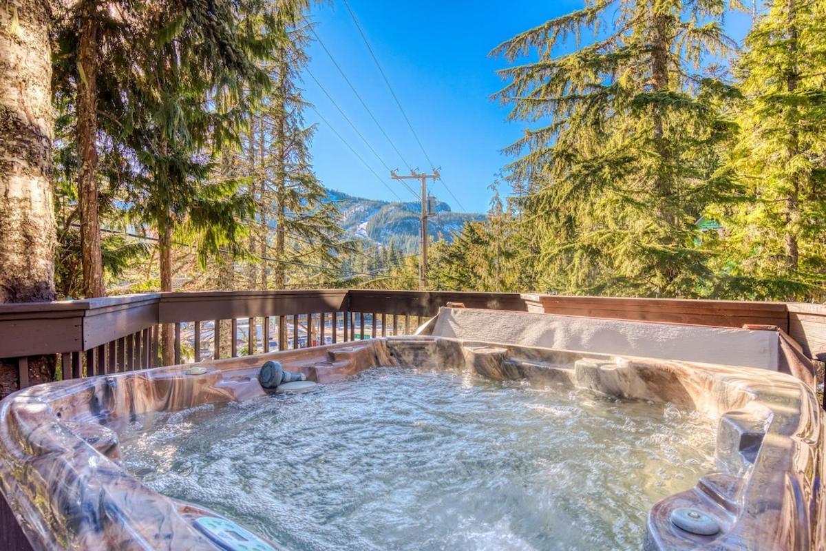 Great Blue Lodge - Spacious Ski Lodge, Hot Tub, Sauna, Game Room & More Government Camp Exterior photo
