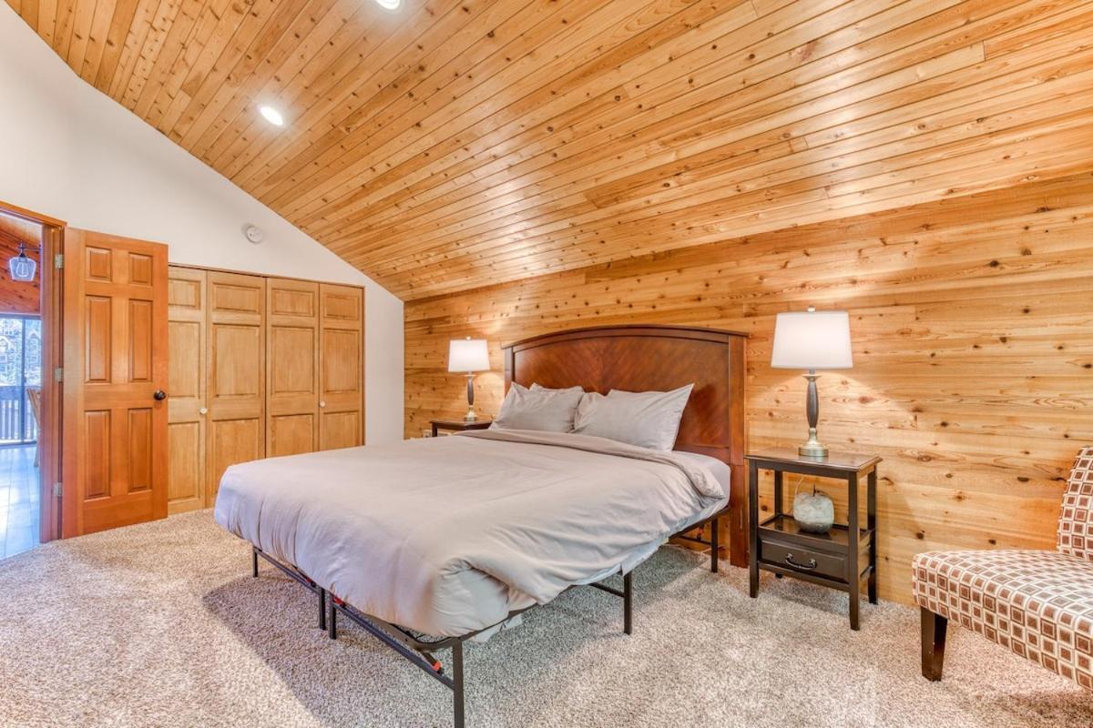 Great Blue Lodge - Spacious Ski Lodge, Hot Tub, Sauna, Game Room & More Government Camp Exterior photo