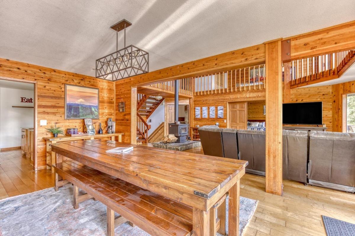 Great Blue Lodge - Spacious Ski Lodge, Hot Tub, Sauna, Game Room & More Government Camp Exterior photo